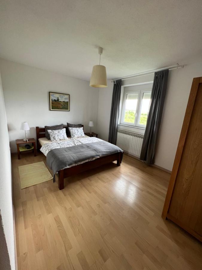 Apartments And Rooms Kristina Dreznik Grad ภายนอก รูปภาพ