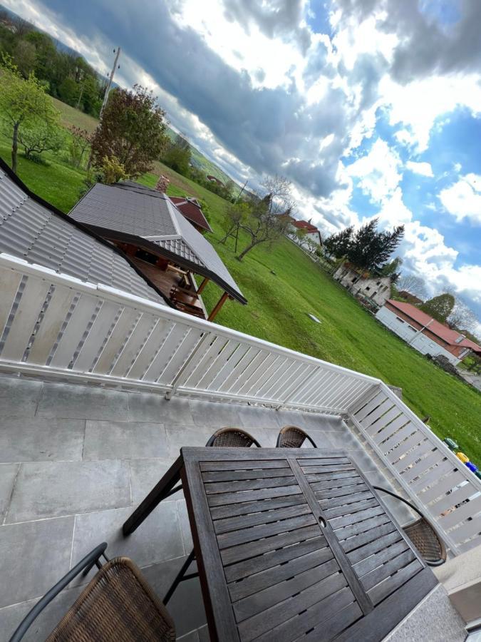 Apartments And Rooms Kristina Dreznik Grad ภายนอก รูปภาพ
